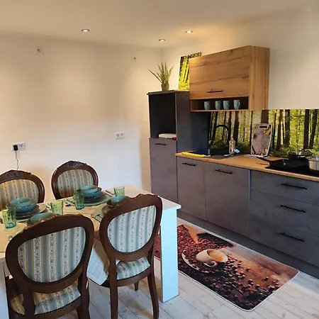 Monteur Und Familien Auetal Apartmán *